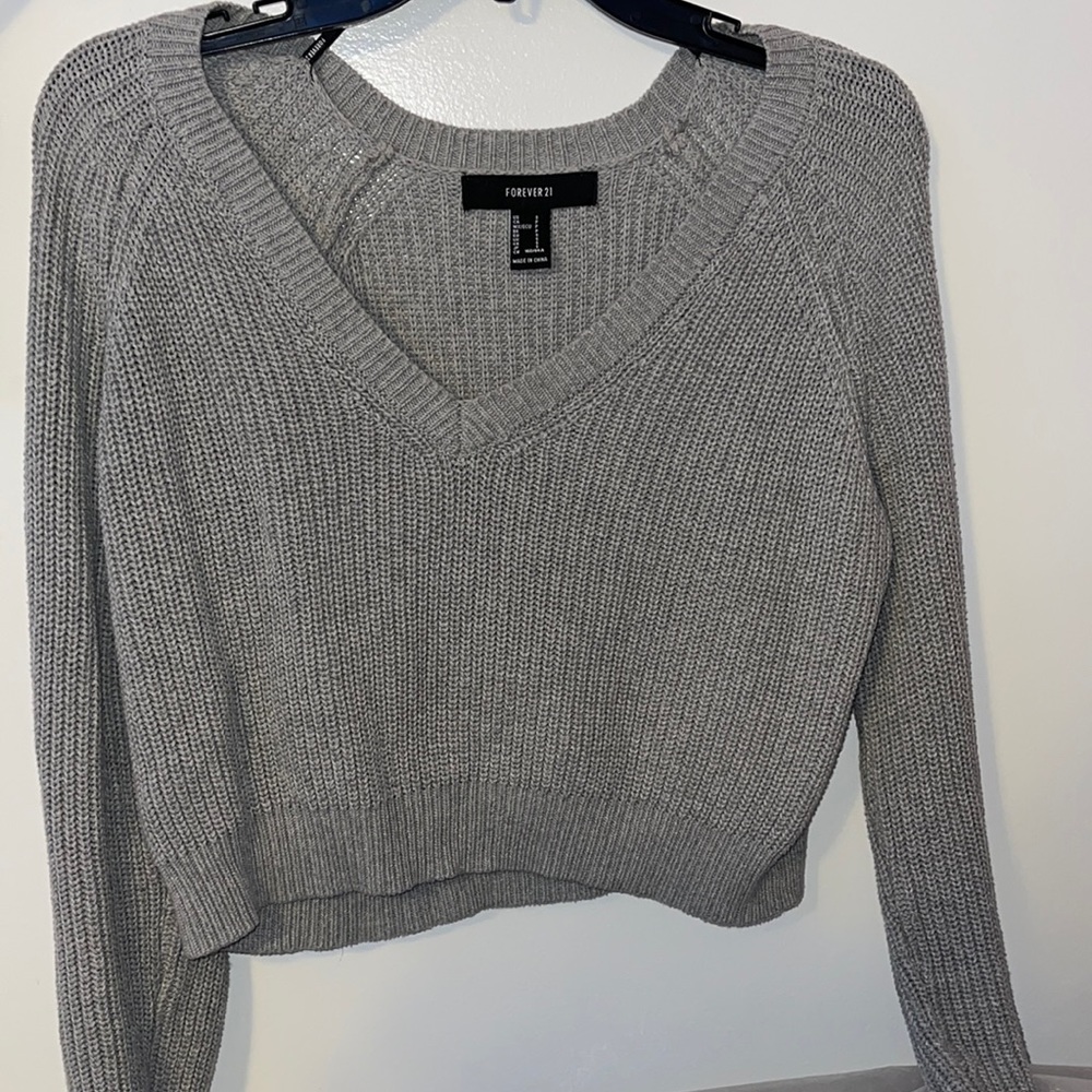 Forever21 gray crop long sleeve